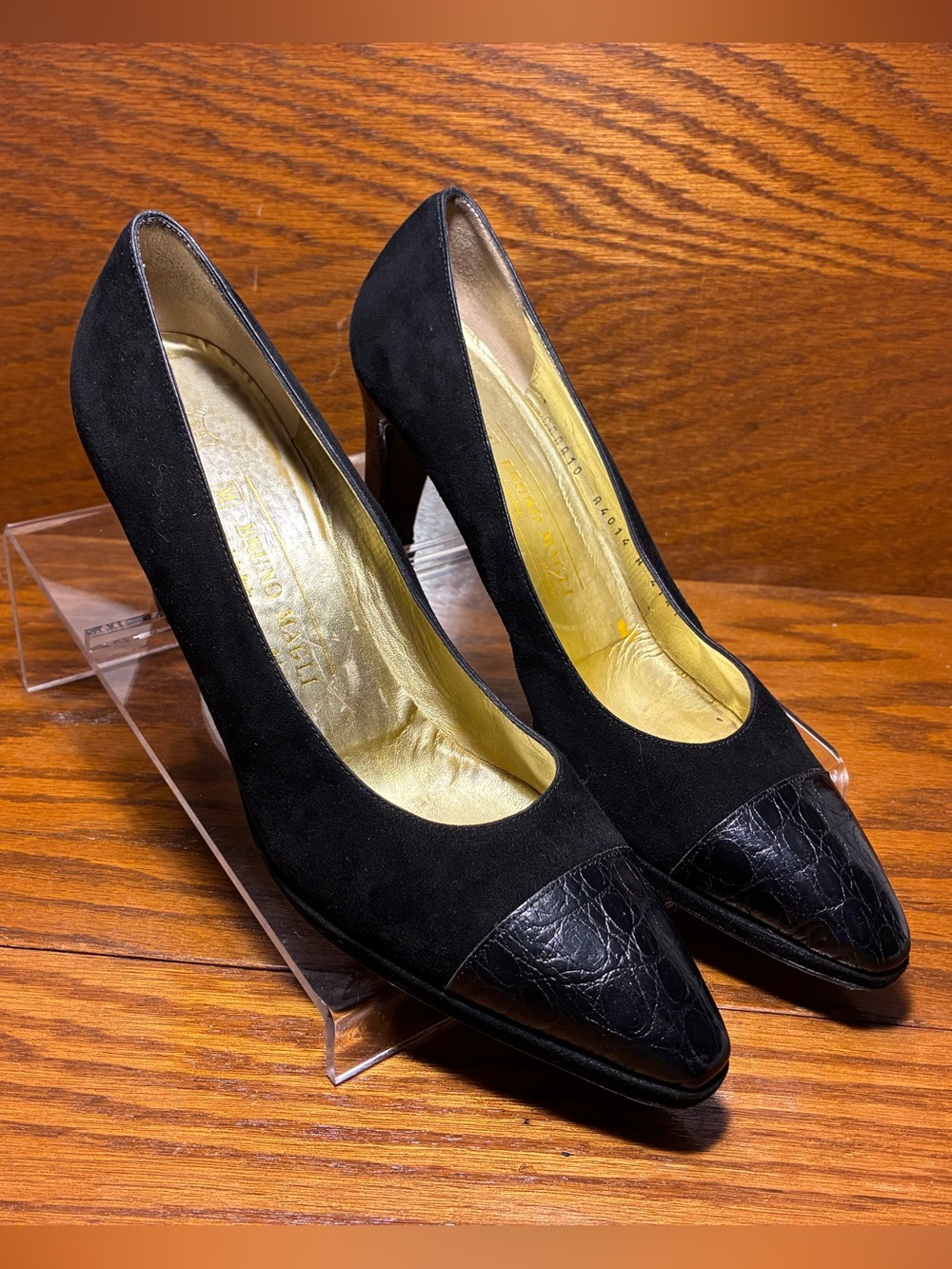 VTG 90s Bruno Magli Italy Croc Cap Toe & Heel Platform Pumps Black Suede 10 AAAA